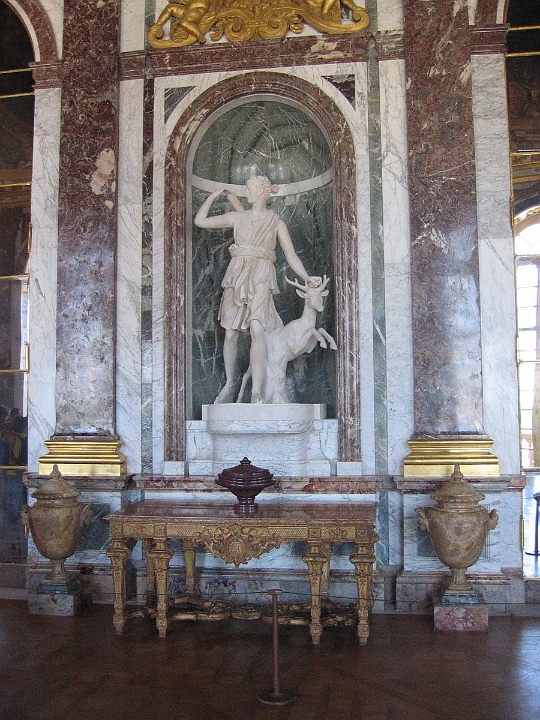 038 Versailles Hall of Mirrors.jpg